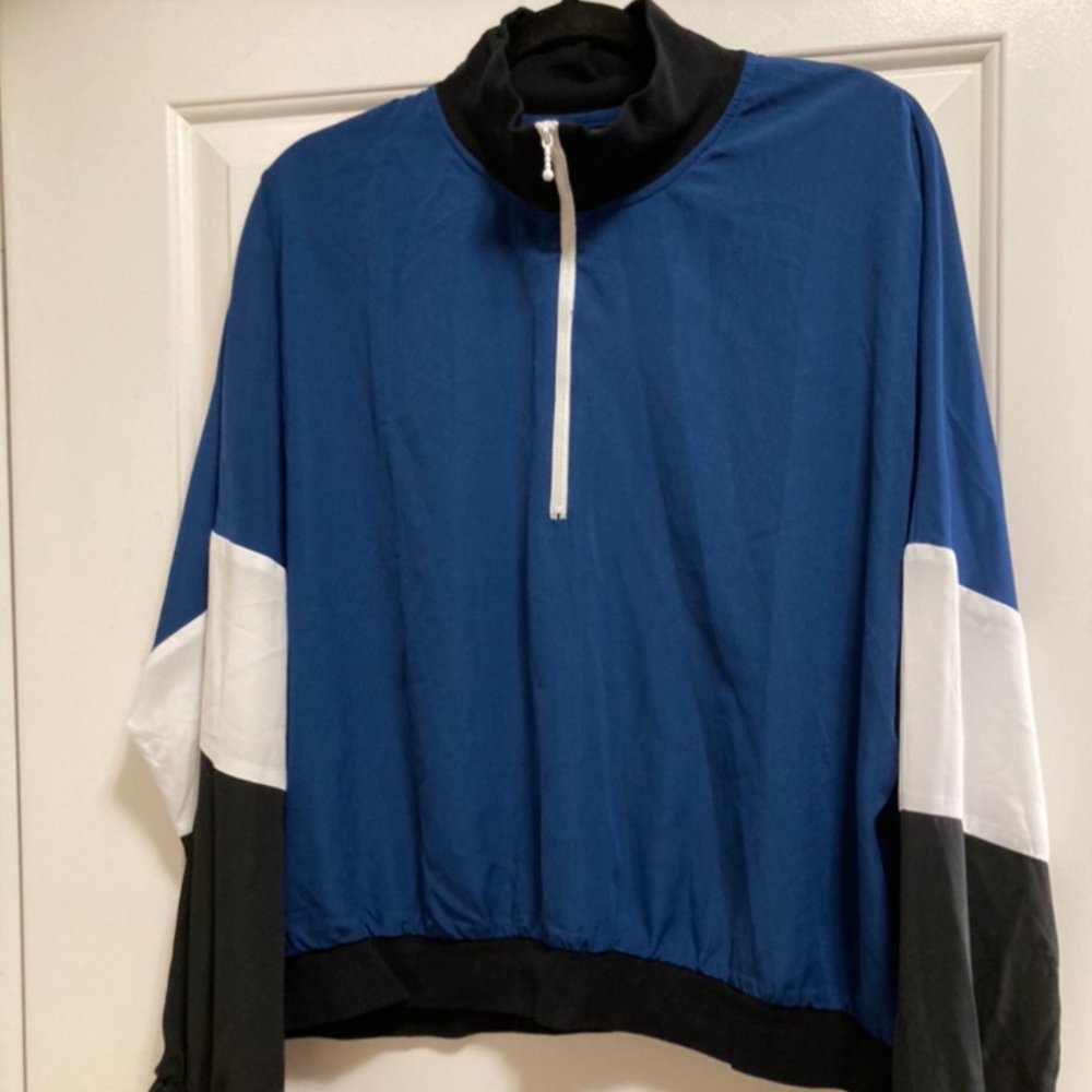 Ladies Simons ICONE zip up pull over NWOT- size XL